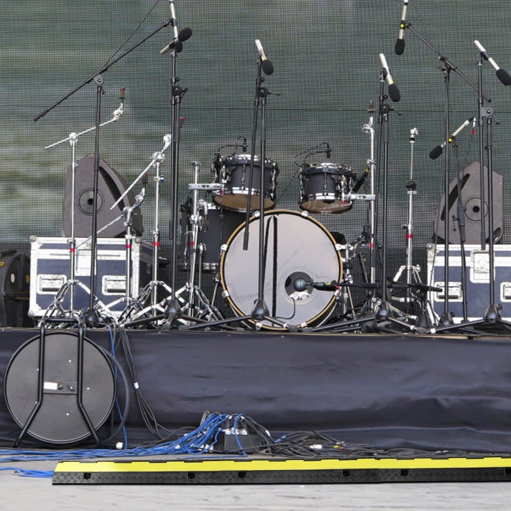 5 szt. gumowych osłon kabli, 98 x 24 x 4,5 cm, 2 kanały, udźwig 12000 funtów na oś, wytrzymała osłona przewodu węża, rampa podjazdowa, próg zwalniający z otwieraną górną pokrywą i taśmą ostrzegawczą o długości 50 stóp, do użytku wewnątrz i na zewnątrz