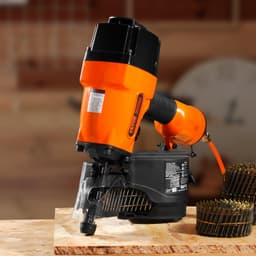 Gwoździarka pneumatyczna do gwoździ szkieletowych MCN90 o kącie od 44,45 mm do 88,9 mm i kącie 15 stopni - miniatura 1