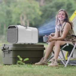 Przenośna klimatyzacja, 4250 BTU, 3-biegowa jednostka klimatyzacyjna z 24-godzinnym timerem, przenośna klimatyzacja z regulacją temperatury od 16 do 32°C, kompatybilna z prądem zmiennym/stałym, do biwakowania pod namiotem, w kamperach lub do użytku domowego, biała - miniatura 1