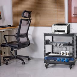 Szafa serwerowa 9U z 4 słupkami i otwartą ramą, regulowana głębokość 58,4–101,6 cm - miniatura 1
