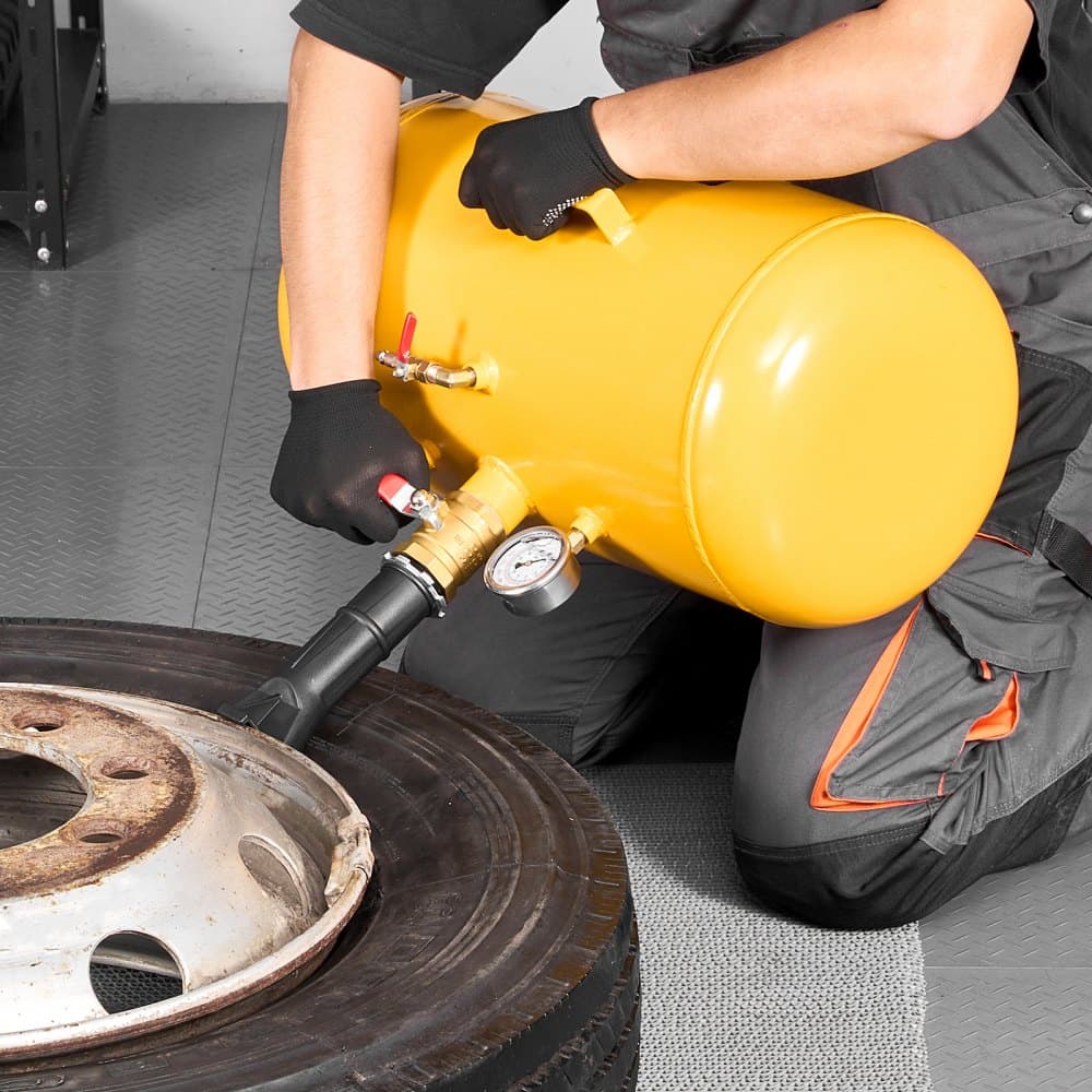 Pompka do opon pneumatycznych, 10 gal / 37,9 l, wytrzymałe narzędzie do pompowania opon, ciśnienie robocze 87-116 psi, pompka do siedzeń z wyzwalaczem pneumatycznym do quadów, ciągników, pickupów, ciężarówek, jeepów, kamperów i pojazdów UTV, żółta