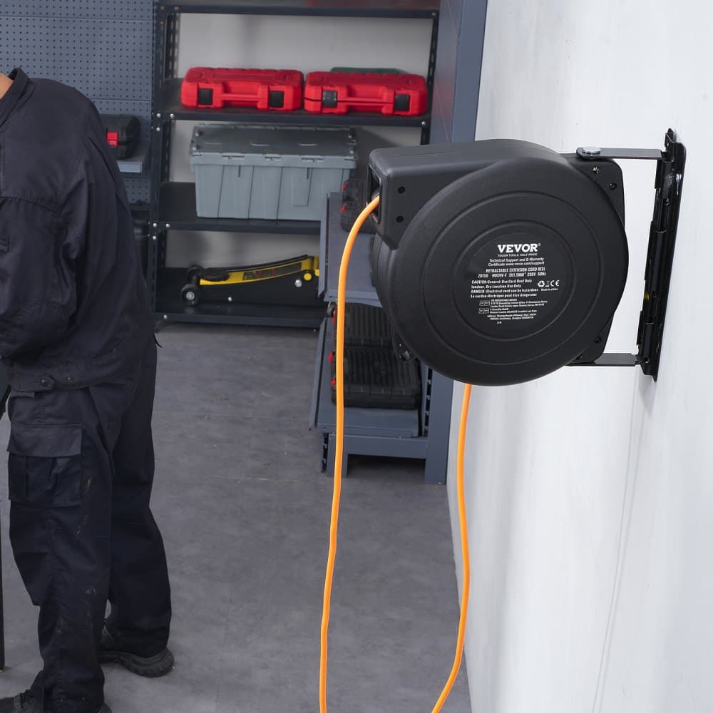 Przedłużacz zwijany na bębnie, 19 m/62,33 stopy, 1000 W, wytrzymały, zwijany przewód zasilający z przewodem zasilającym o długości 1 m/3,28 stopy, obudowa z polipropylenu z zabezpieczeniem przed przegrzaniem, obrotowy uchwyt 180° do montażu na suficie lub ścianie