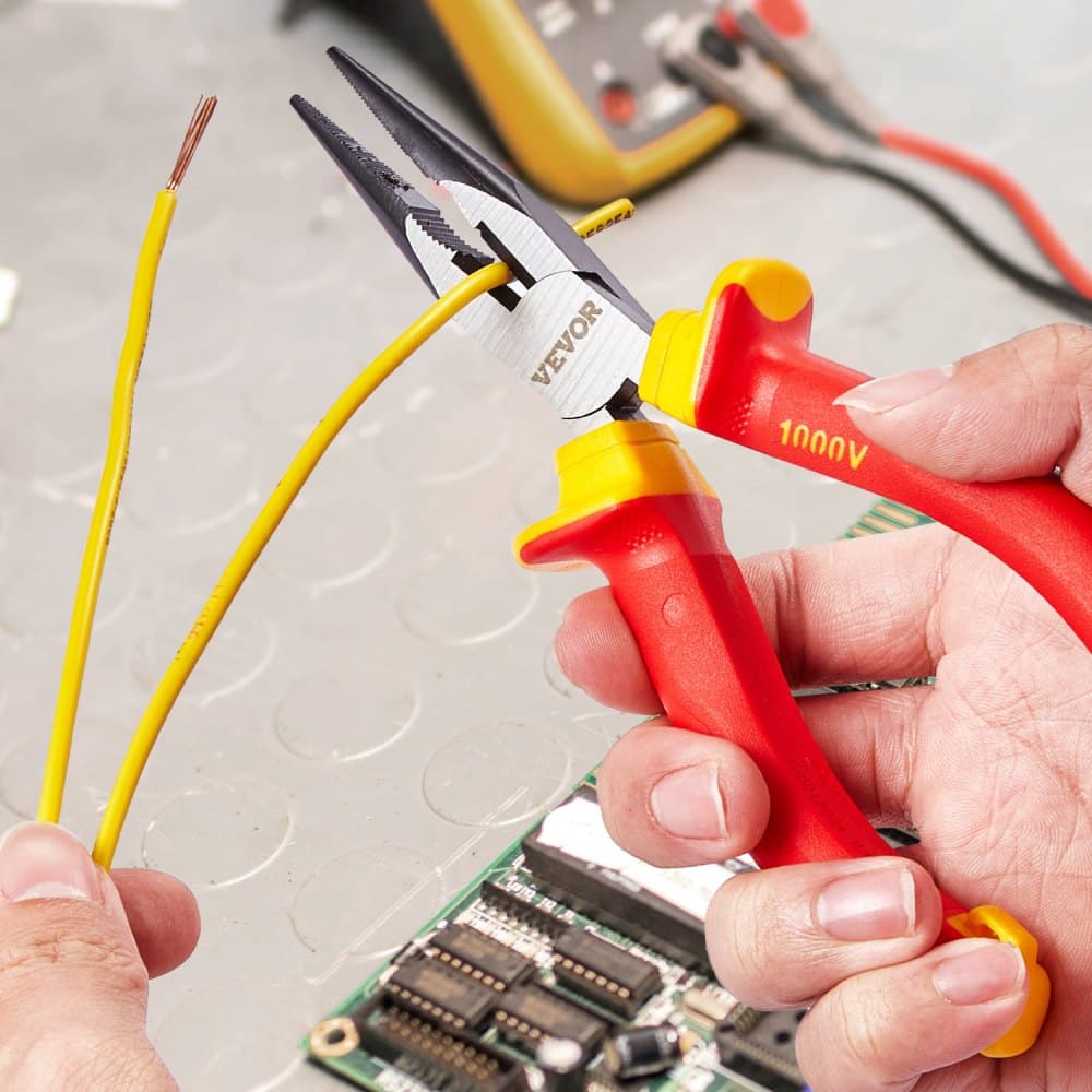 Zestaw izolowanych śrubokrętów, 12-częściowy profesjonalny zestaw śrubokrętów elektrycznych, izolowany zestaw narzędzi dla elektryków 1000 V, z magnetycznymi końcówkami krzyżakowymi, izolowanymi szczypcami i szczypcami bocznymi